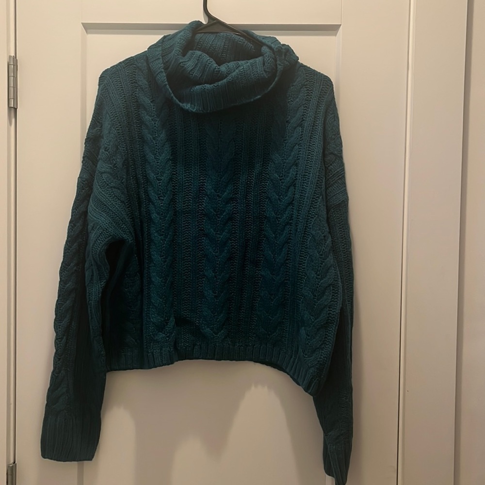 New Olive & Oak Cropped Turtle Neck Ribbed Sweater